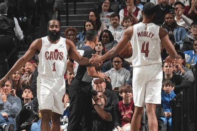  交易背后的残酷真相：哈登与加兰互换真的是双赢吗？ 体育新闻