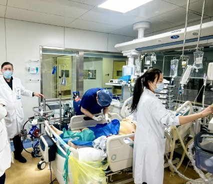  回杭州堵了19小时，女子一下车突然倒地昏迷！一夜连发两起，都差点没命！医生紧急提醒 新闻