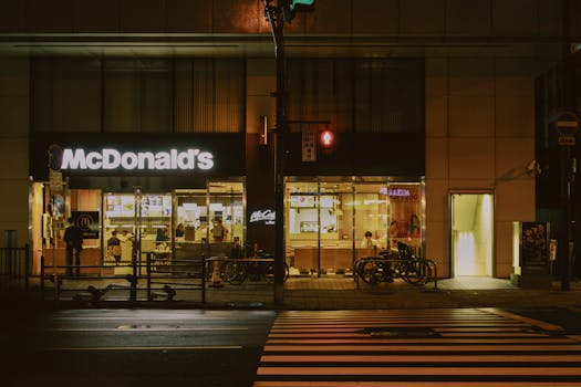 外甥初二剪发惹祸端；舅舅当晚意外身亡，舅妈执迷禁忌闹上公堂；法院澄清真相。