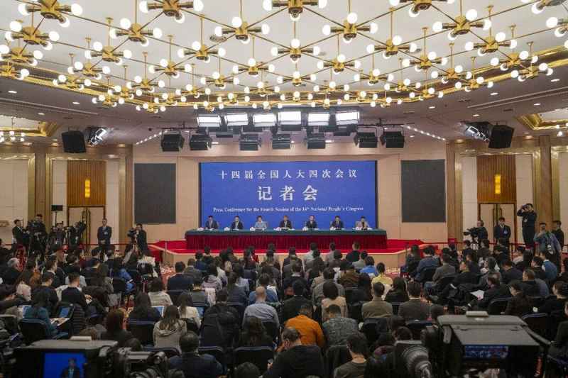  民生记者会传递温度，新意诚意暖意交织，百姓关切得到真切回应。 新闻 民生记者会传递温度，新意诚意暖意交织，百姓关切得到真切回应。 新闻