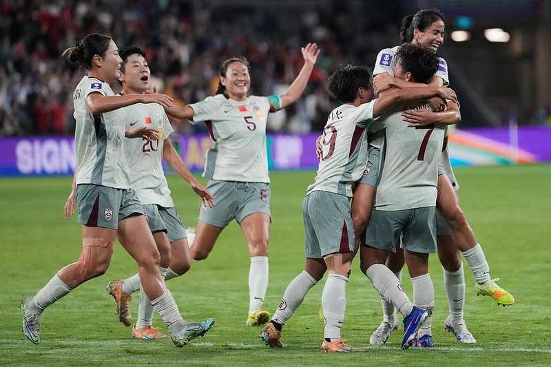  铿锵玫瑰雨中绽放；落后两分钟扳平；补时反超锁定胜局。 体育新闻 铿锵玫瑰雨中绽放；落后两分钟扳平；补时反超锁定胜局。 体育新闻 铿锵玫瑰雨中绽放；落后两分钟扳平；补时反超锁定胜局。 体育新闻