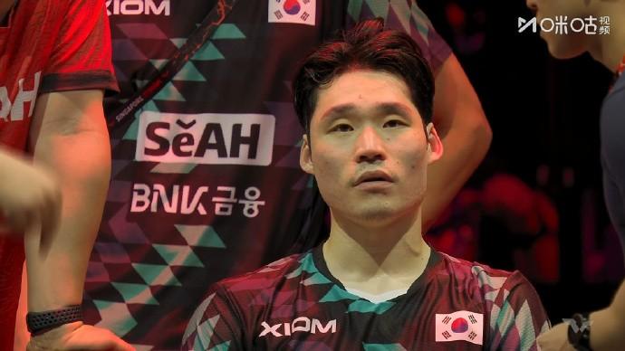  第四局突发不适，张禹珍询问退赛积分未获答复；医疗暂停后离场治疗，王楚钦顺利晋级 体育新闻 第四局突发不适，张禹珍询问退赛积分未获答复；医疗暂停后离场治疗，王楚钦顺利晋级 体育新闻