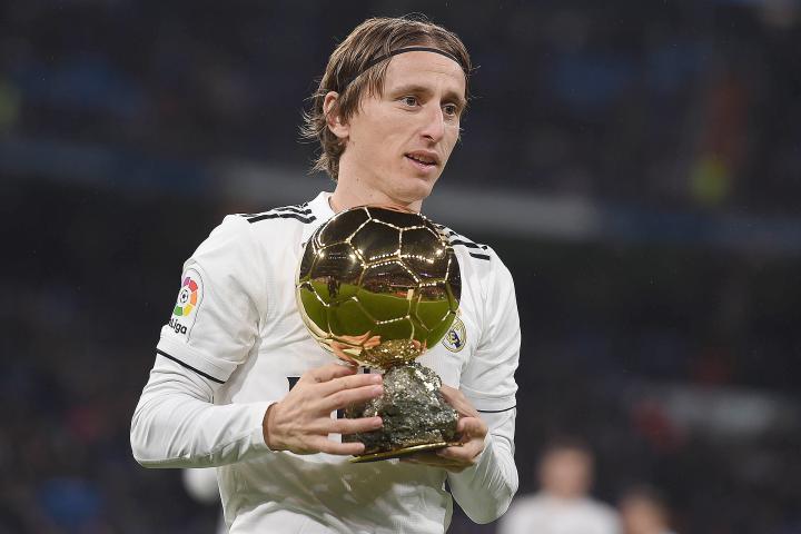  一座金球奖的旅程：从马德里客厅，到米兰展厅的深情告白。 体育新闻 一座金球奖的旅程：从马德里客厅，到米兰展厅的深情告白。 体育新闻