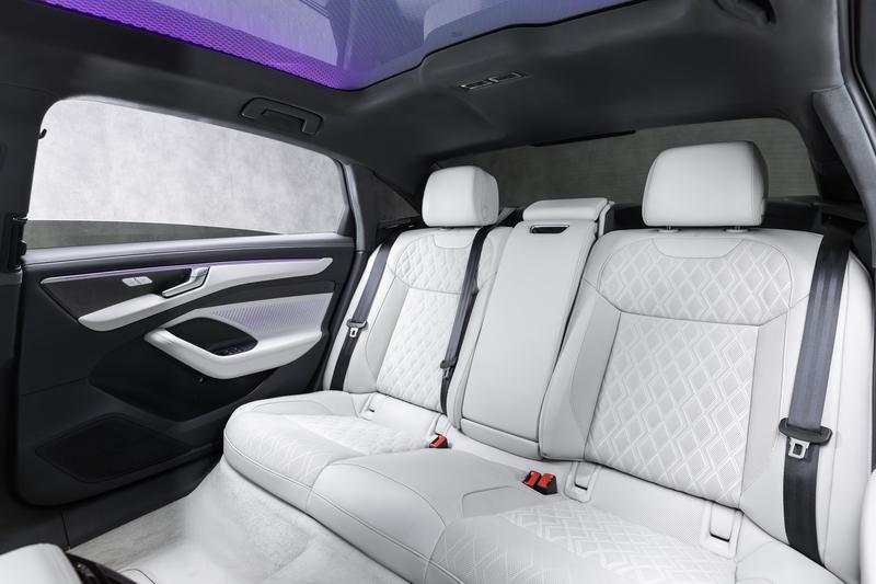  奥迪A6L全新换代来袭；PPC平台赋能动感造型，智能座舱与混动系统显著优化。 汽车科技