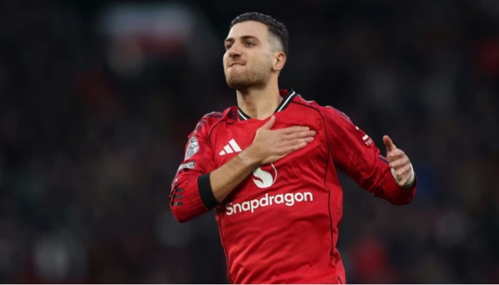  皇马补强计划：伯纳乌的右路，为何锁定英超悍将？ 体育新闻 皇马补强计划：伯纳乌的右路，为何锁定英超悍将？ 体育新闻