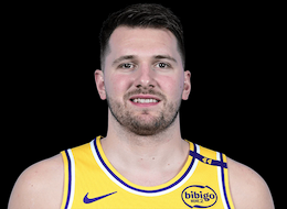  还记得当年的科比吗？聊聊东契奇如何书写紫金新篇章 体育新闻