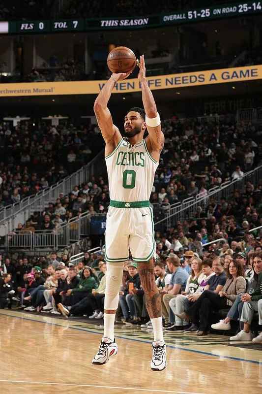  绿军连胜背后的战术蓝图：深度拆解那场压倒性胜利 体育新闻 绿军连胜背后的战术蓝图：深度拆解那场压倒性胜利 体育新闻