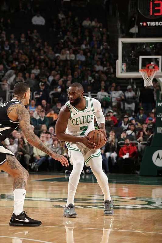  绿军连胜背后的战术蓝图：深度拆解那场压倒性胜利 体育新闻 绿军连胜背后的战术蓝图：深度拆解那场压倒性胜利 体育新闻