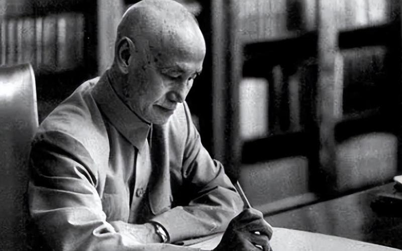  政治精算师的权力迷途：何应钦三次抉择背后的历史教训 新闻