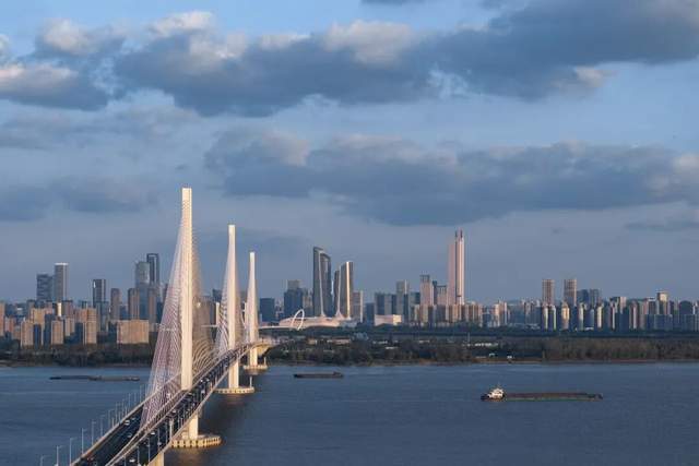  守护416.6米的安全信仰：南京紫金金融中心的匠心故事 房产家居