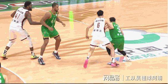  辽宁71-76浙江败局复盘：四次失误背后的战术失衡与调整路径 体育新闻