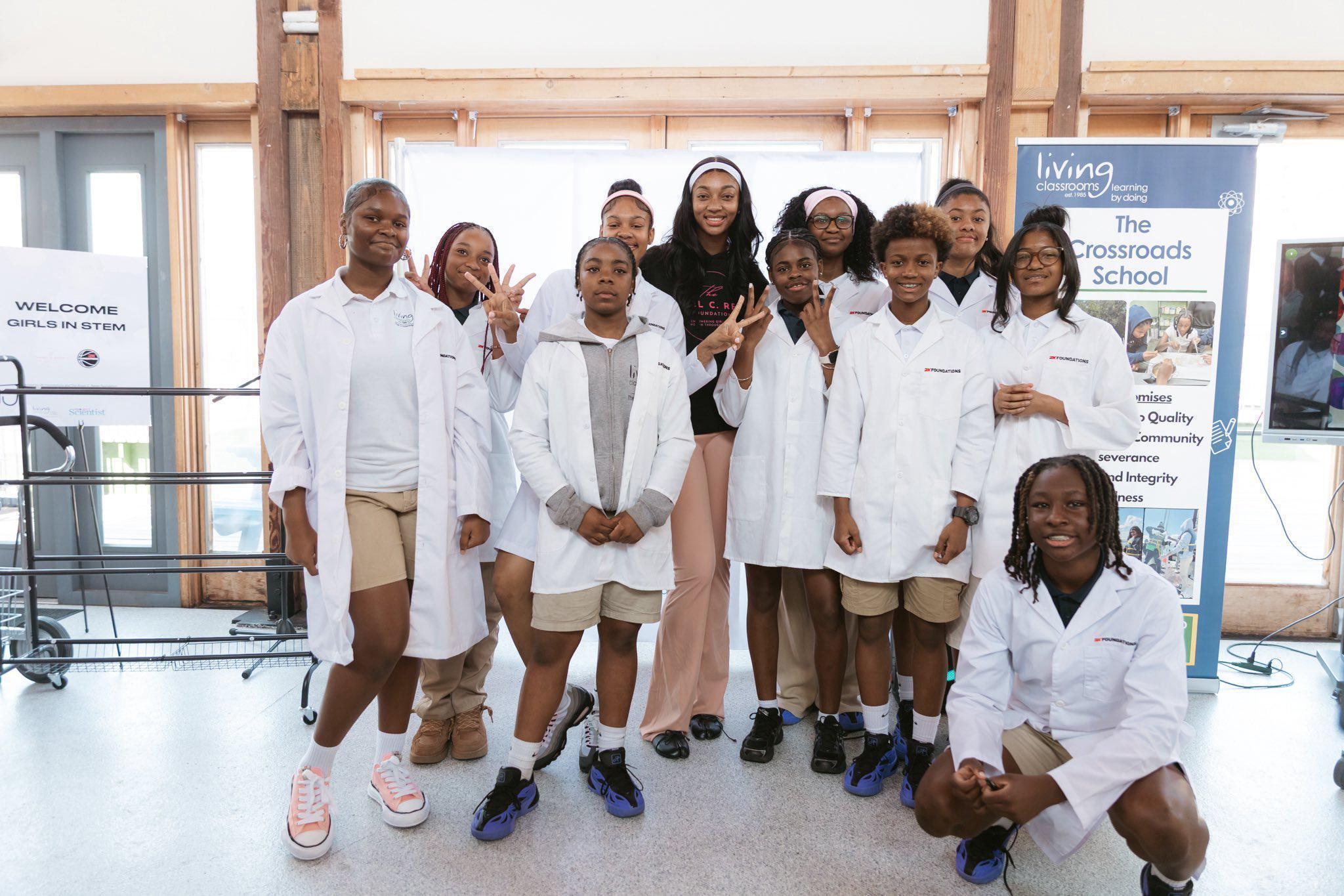 当WNBA球星走进编程课堂：一段关于「可能性」的真实故事 教育招生