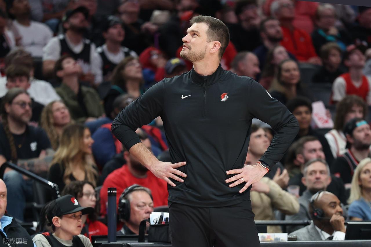  战术适配与技术成长：杨瀚森NBA困局的深层逻辑分析 体育新闻